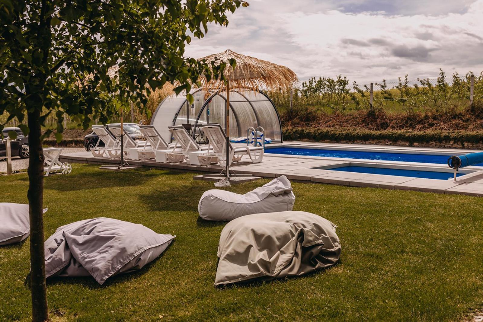 Dzikowiejsko Holiday home Bardo